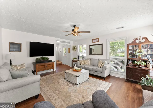 Photo 4 of Single family home for sale at 3202 Summit Glen Dr, Loganville, GA 30052 | MLS# 10800878 | Listing updated on 2026-09-21
