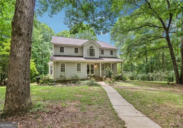 Photo 3 of Single family home for sale at 1319 Crumbley Rd, Mcdonough, GA 30252 | MLS# 10784521 | Listing updated on 2026-08-14