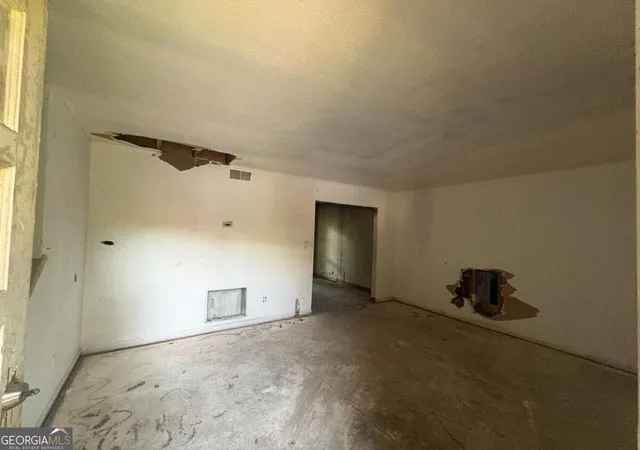 Photo 2 of Sale Pending at 99 Peyton Pl Sw, Atlanta, GA 30311 | MLS# 10812624 | Listing updated on 2026-08-26