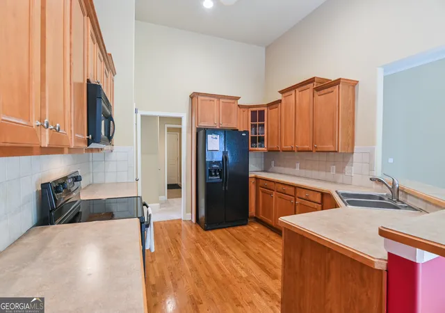 Photo 2 of Single family home for sale at 725 Lincoln Dr, Winder, GA 30680 | MLS# 10786061 | Listing updated on 2026-07-13