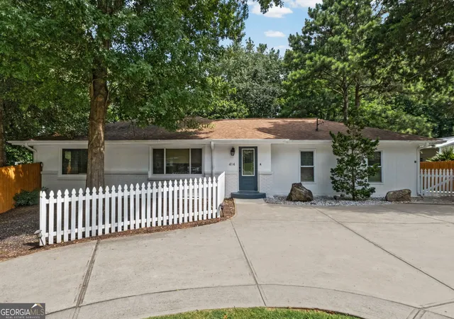 Photo 2 of Single family home for sale at 414 Charles Pl, Roswell, GA 30075 | MLS# 10824417 | Listing updated on 2026-09-17