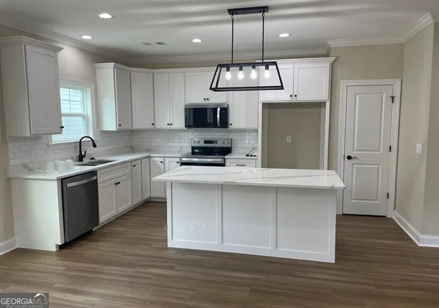 3rd image of 408 Village Dr, Dublin, GA 31021 | MLS# 10739767