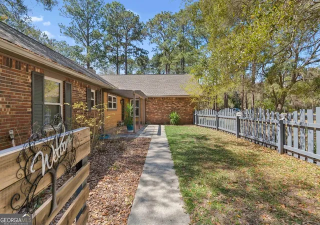 4th image of 139 Mackay Dr, Brunswick, GA 31525 | MLS# 10714740