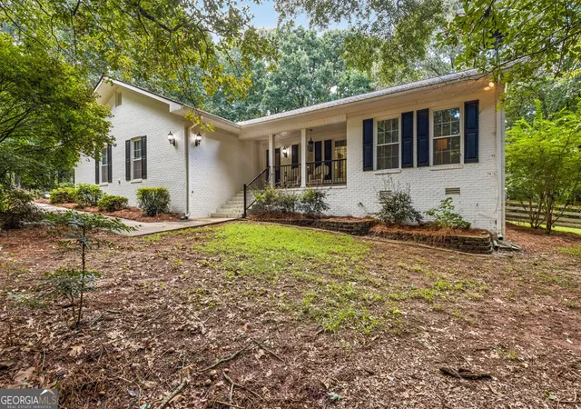 Photo 2 of Single family home for sale at 406 Hidden Lakes Trl, Jefferson, GA 30549 | MLS# 10829695 | Listing updated on 2026-09-15