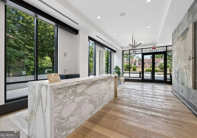 2nd image of 2520 Peachtree Rd Nw, Atlanta, GA 30305