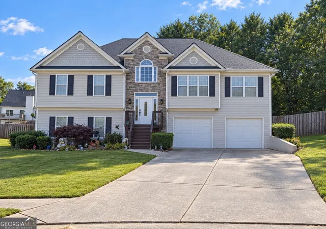 Photo 1 of Single family home for sale at 115 Victory Cmns Dr, Acworth, GA 30102 | MLS# 10849998 | Listing updated on 2026-10-28