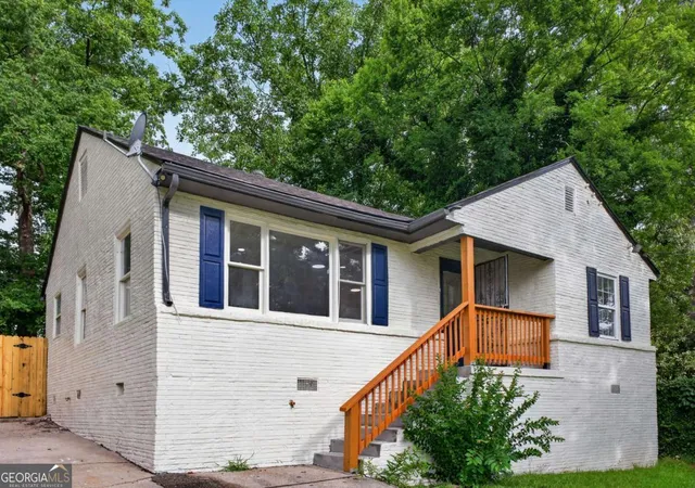 Photo 2 of Single family home for sale at 2027 Hilburn Dr Se, Atlanta, GA 30316 | MLS# 10815278 | Listing updated on 2026-10-12