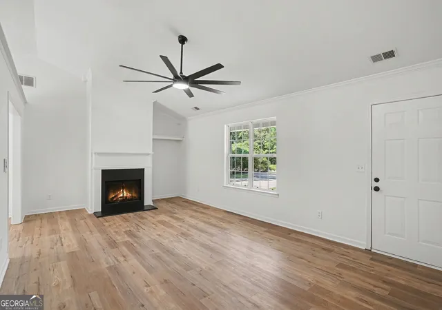 Photo 4 of Single family home for sale at 305 Veal Rd, Covington, GA 30016 | MLS# 10831122 | Listing updated on 2026-09-19