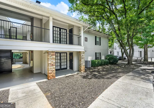 4th image of 1150 Collier Rd Nw #H10, Atlanta, GA 30318 | MLS# 10799847