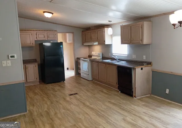 Photo 4 of Sale Pending at 241 Oglesby Dr, Bowersville, GA 30516 | MLS# 10829145 | Listing updated on 2026-10-08