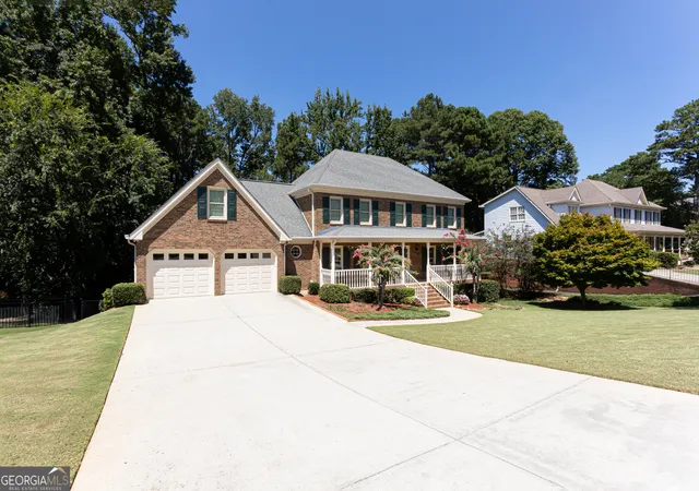Photo 3 of Single family home for sale at 2431 Chimney Top Lane, Snellville, GA 30078 | MLS# 10834748 | Listing updated on 2026-09-22