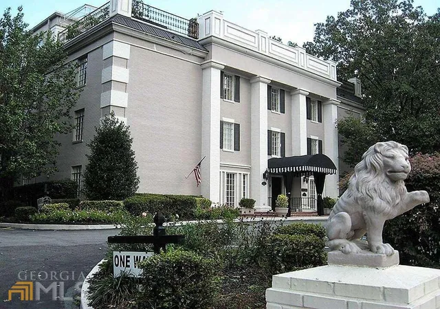 Condominium at 3648 Peachtree Rd Ne #2A, Atlanta, GA 30319 | MLS# 10075106 | | Sold on 2022-10-06