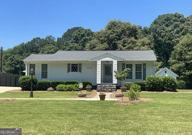 Homes for sale in Winterville, GA | 272 Lakeview Dr, Winterville, GA 30683 | MLS# 10780779