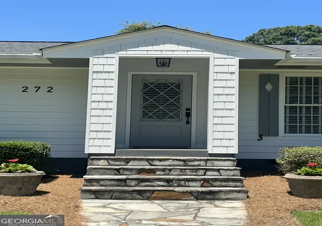 Homes for sale in Winterville, GA | 272 Lakeview Dr, Winterville, GA 30683 | MLS# 10780779