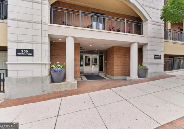 2nd image of 250 W Broad St #205, Athens, GA 30601 | MLS# 10789548