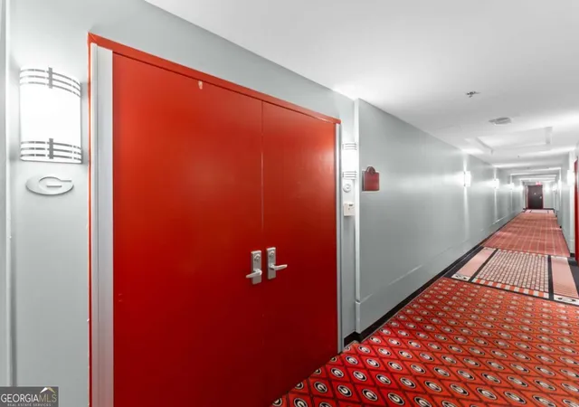 Listing Photo 2 - Condo for sale in building located at 250 W Broad St, Athens, GA 30601 - Unit #205