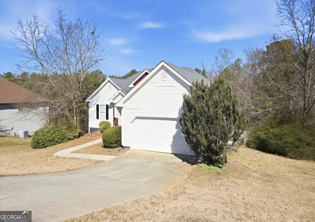 2nd image of 232 Cambridge Dr, Loganville, GA 30052 | MLS# 10688708