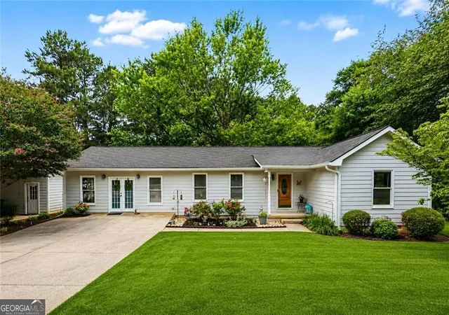 1st image of 6 Bluebird Ln, Tallapoosa, GA 30176 | MLS# 10812305