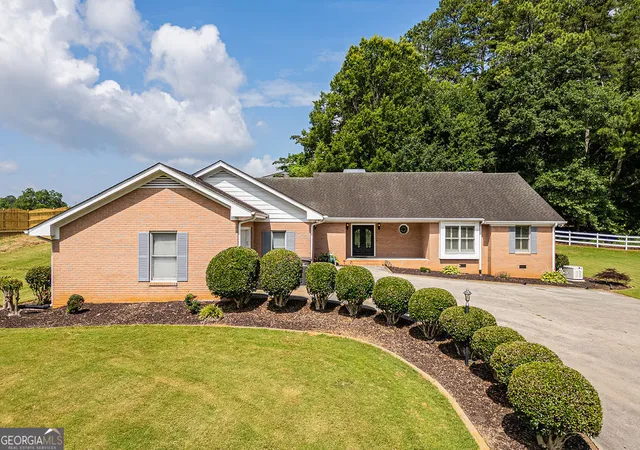 2nd image of 210 Wildwood Dr, Cartersville, GA 30120 | MLS# 10791304