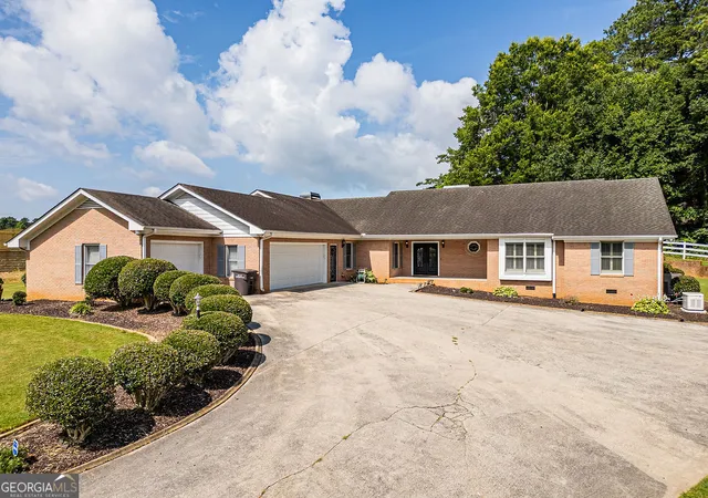 3rd image of 210 Wildwood Dr, Cartersville, GA 30120 | MLS# 10791304