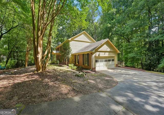 Photo 2 of Single family home for sale at 155 Forest Hall Ln, Fayetteville, GA 30214 | MLS# 10807366 | Listing updated on 2026-08-07