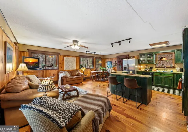 Photo 3 of Single family home for sale at 208 Bullen Gap Rd, Blue Ridge, GA 30513 | MLS# 10836597 | Listing updated on 2026-09-20