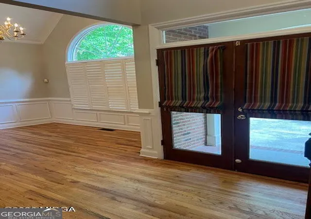 Photo 3 of Single family home for sale at 208 Huntington Ct, Macon, GA 31210 | MLS# 10816327 | Listing updated on 2026-08-14
