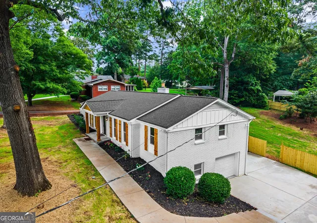 Photo 3 of Single family home for sale at 4159 King Valley Dr Se, Smyrna, GA 30082 | MLS# 10768699 | Listing updated on 2026-10-09