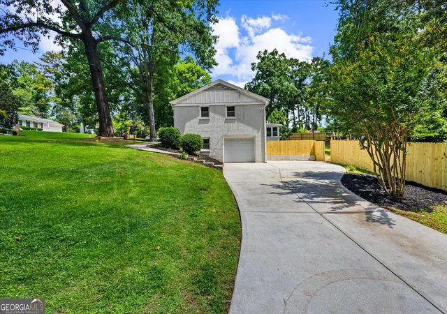 Photo 3 of Single family home for sale at 4159 King Valley Dr Se, Smyrna, GA 30082 | MLS# 10768699 | Listing updated on 2026-10-09