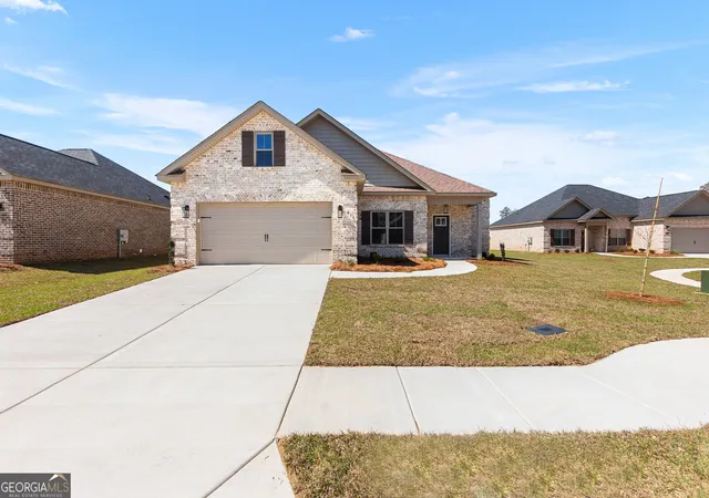 Photo 3 of Sale Pending at 611 Bristleleaf Path, Kathleen, GA 31047 | MLS# 10651385 | Listing updated on 2026-03-18