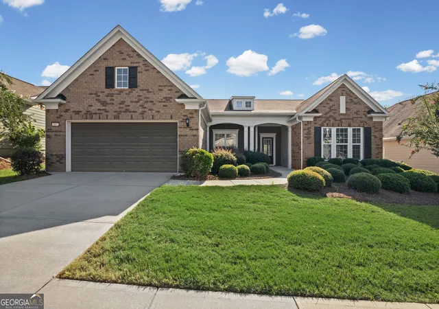 Photo 3 of Single family home for sale at 807 Eagle Dr, Griffin, GA 30223 | MLS# 10828142 | Listing updated on 2026-09-10