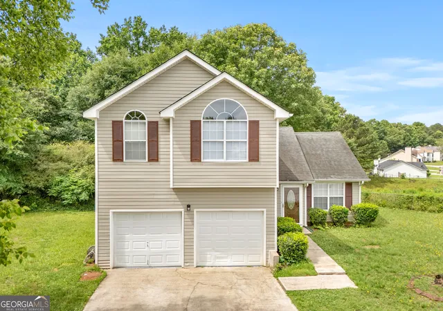 Single family home for sale at 3129 Stonebridge Crk Dr, Lithonia, GA 30058 | MLS# 10873822