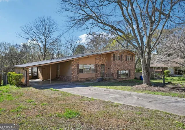 Photo 3 of Single family home for sale at 1324 N Hicks Cir NW, Conyers, GA 30012 | MLS# 10716096 | Listing updated on 2026-09-18