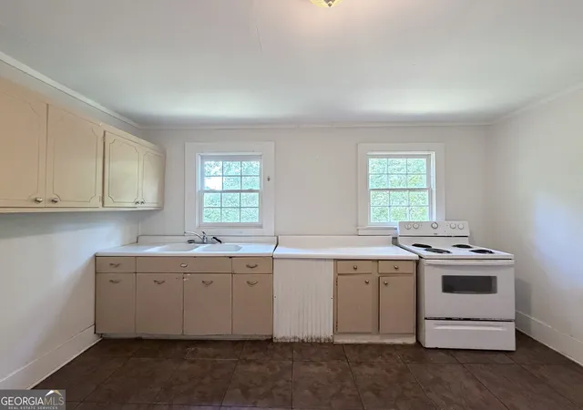 Photo 4 of Single family home for sale at 2110 S Lumpkin St, Athens, GA 30606 | MLS# 10828901 | Listing updated on 2026-09-14