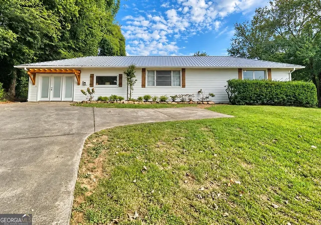 Photo 1 of Sale Pending at 498 Cedar St, Dalton, GA 30720 | MLS# 10857843 | Listing updated on 2026-10-26