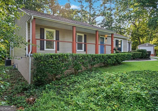 3rd image of 480 Surrey Pl, Marietta, GA 30068 | MLS# 10814304