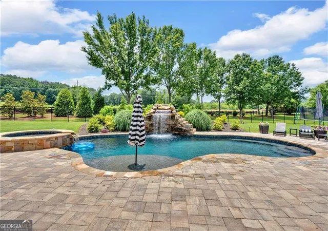 Photo 3 of Single family home for sale at 11 Laurel Tr Se, Cartersville, GA 30120 | MLS# 10820298 | Listing updated on 2026-08-20
