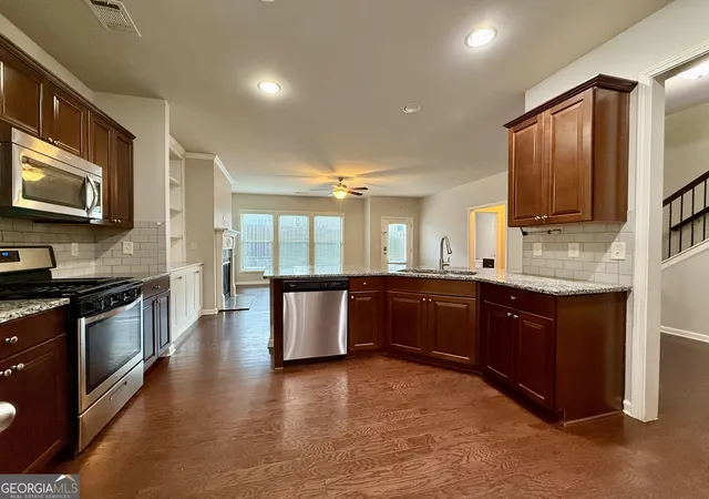 Photo 3 of Single family home for sale at 5115 Breezewood Cir, Alpharetta, GA 30004 | MLS# 10766824 | Listing updated on 2026-08-31