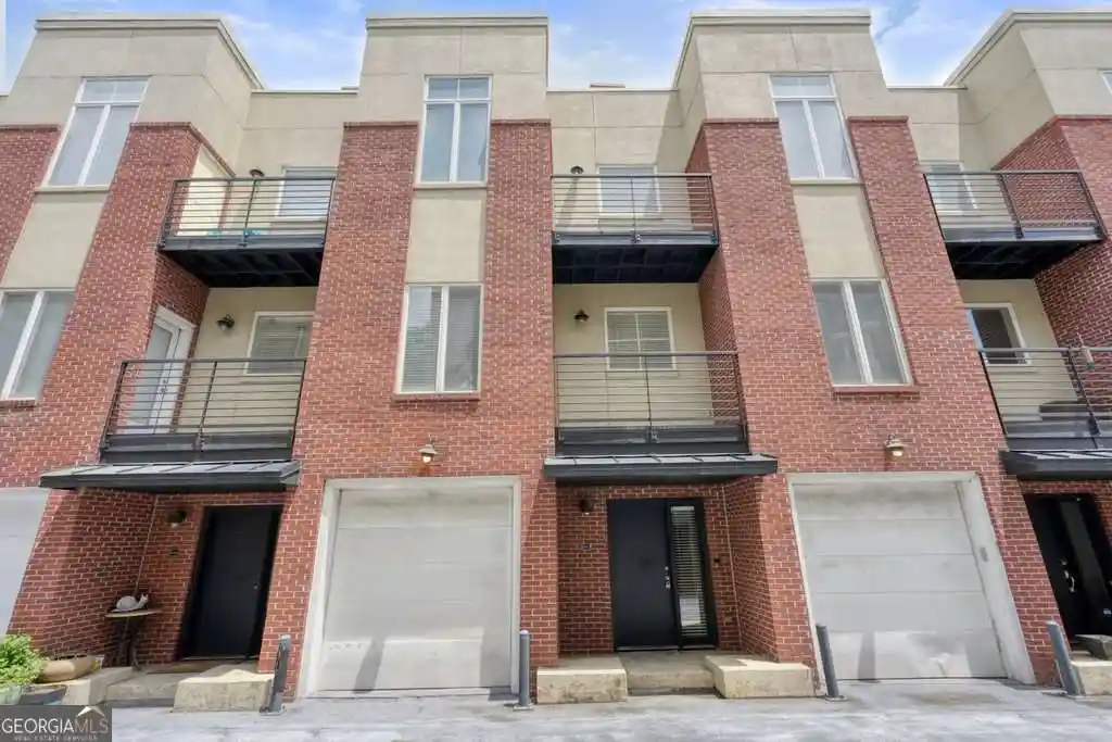 Listing Photo 1 - Condo for sale in 401 10Th St Nw located at 401 10Th St Nw, Atlanta, GA 30318 - Unit #D215