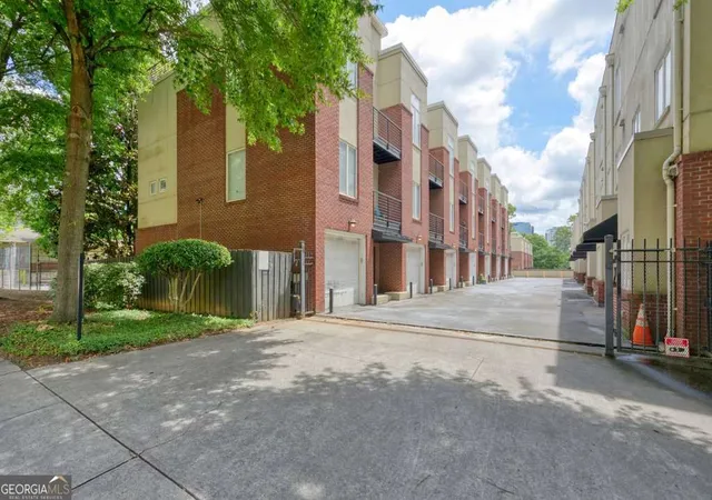 3rd image of 401 10Th St Nw, Atlanta, GA 30318