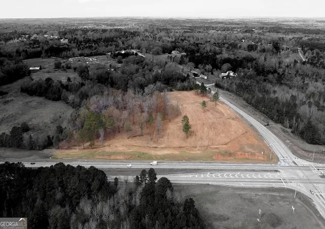 Photo 2 of Sale Pending at 3128 High Falls Rd, Griffin, GA 30223 | MLS# 10700618 | Listing updated on 2026-09-18