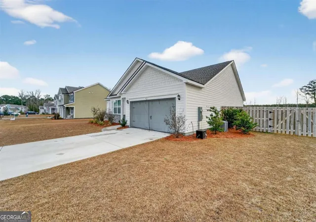 3rd image of 638 Logging Hill Dr, Richmond Hill, GA 31324 | MLS# 10800912