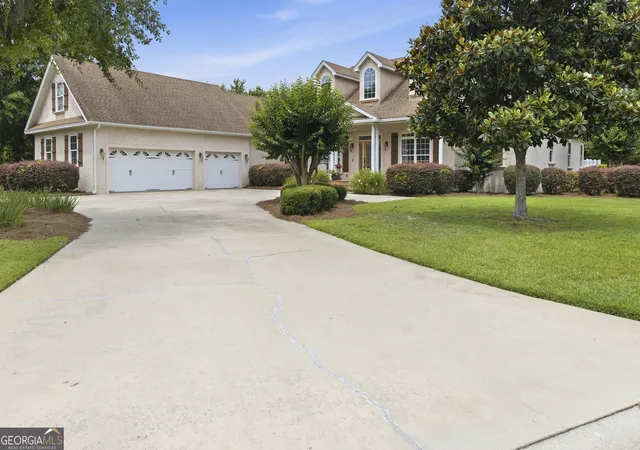 Photo 3 of Single family home for sale at 106 Majestic Dr, Brunswick, GA 31523 | MLS# 10774319 | Listing updated on 2026-06-12