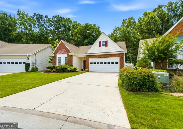 Homes for sale in Peachtree City, GA | 2047 Village Park Dr, Peachtree City, GA 30269 | MLS# 10798590