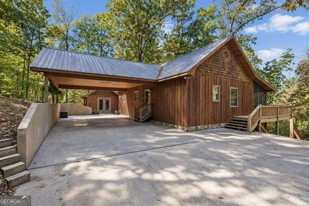 Photo 1 of Single family home for sale at 82 Queens Ln, Blue Ridge, GA 30513 | MLS# 10873917 | Listing updated on 2026-10-30