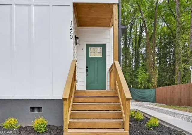 Photo 2 of Townhouse for sale at 1240 Campbellton Rd Sw #A, Atlanta, GA 30310 | MLS# 10827202 | Listing updated on 2026-08-31