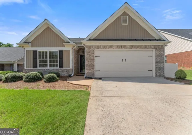 1st image of 316 Lakeview Bend Cir, Jefferson, GA 30549 | MLS# 10789085
