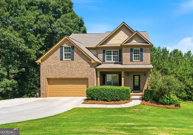 Single family home for sale at 905 Maple Creek Ct, Loganville, GA 30052 | MLS# 10810084