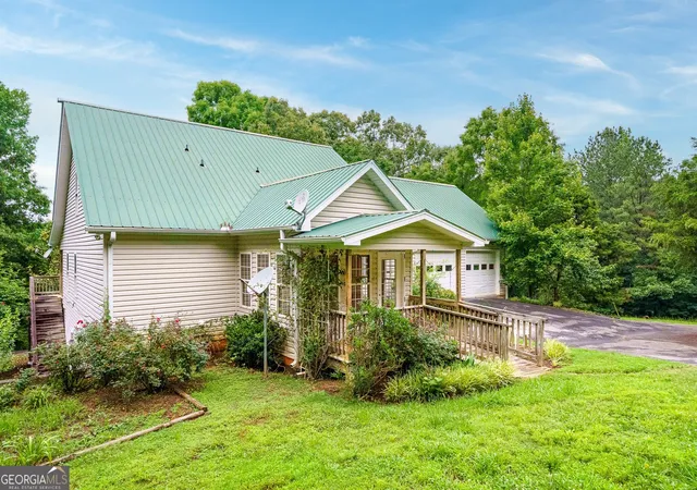 Photo 3 of Single family home for sale at 176 Big Oak Tree Rd Nw, Adairsville, GA 30103 | MLS# 10782142 | Listing updated on 2026-10-06
