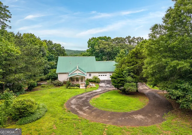 Photo 3 of Single family home for sale at 176 Big Oak Tree Rd NW, Adairsville, GA 30103 | MLS# 10782142 | Listing updated on 2026-10-06